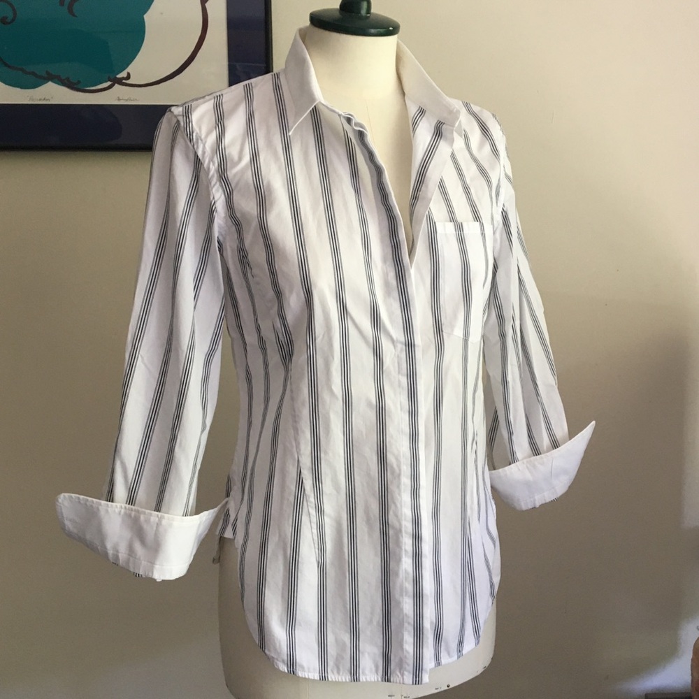 Theory - Classic White & Black Striped Button Down Shirt (Sm)